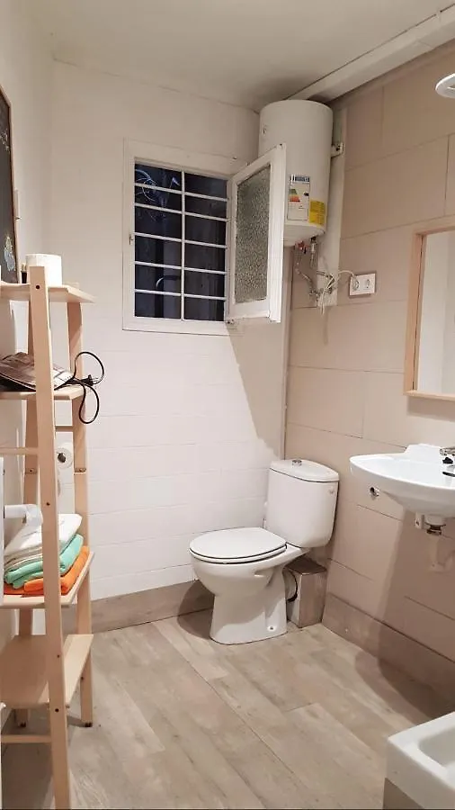 Room With Bathroom, Refrigerator And Microwave Barcelona