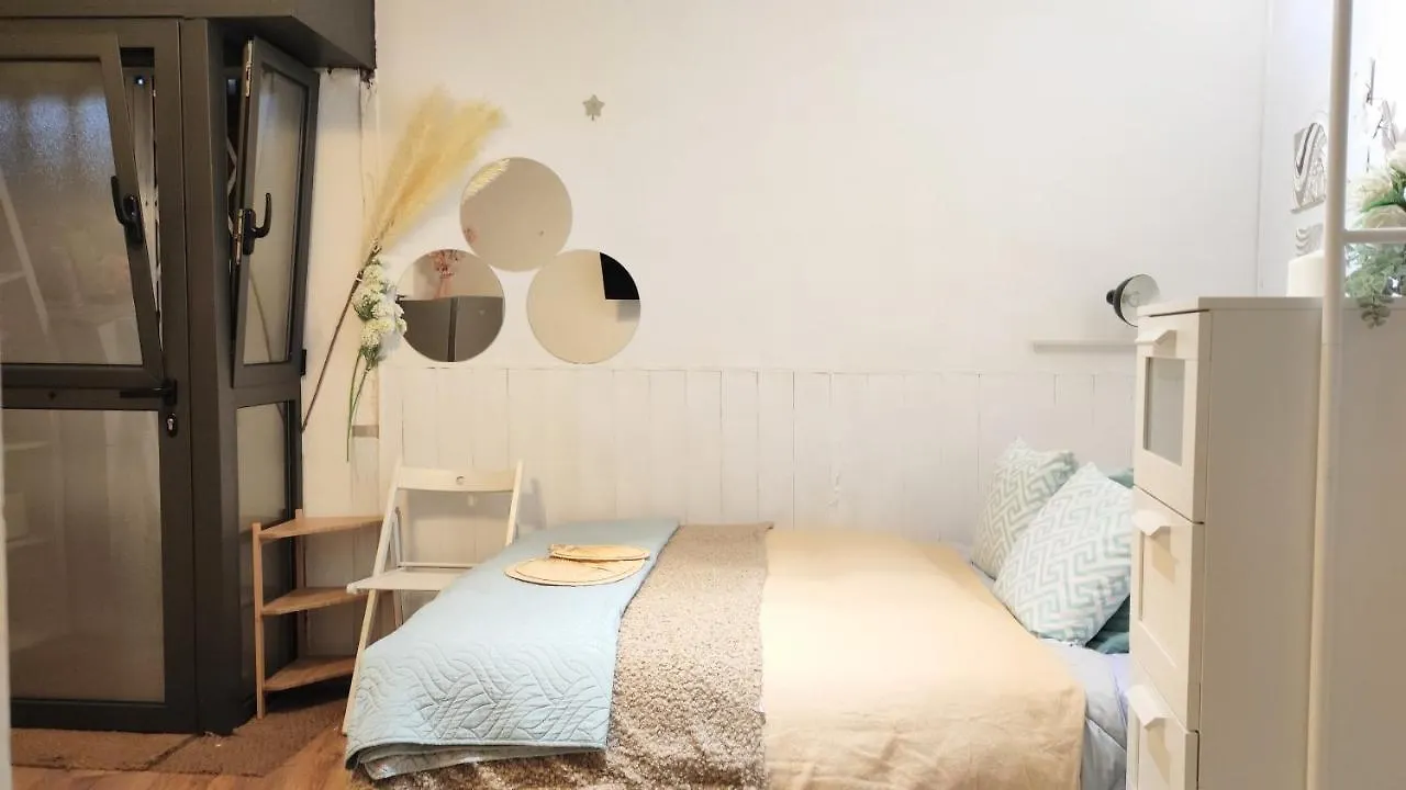Room With Bathroom, Refrigerator And Microwave Barcelona
