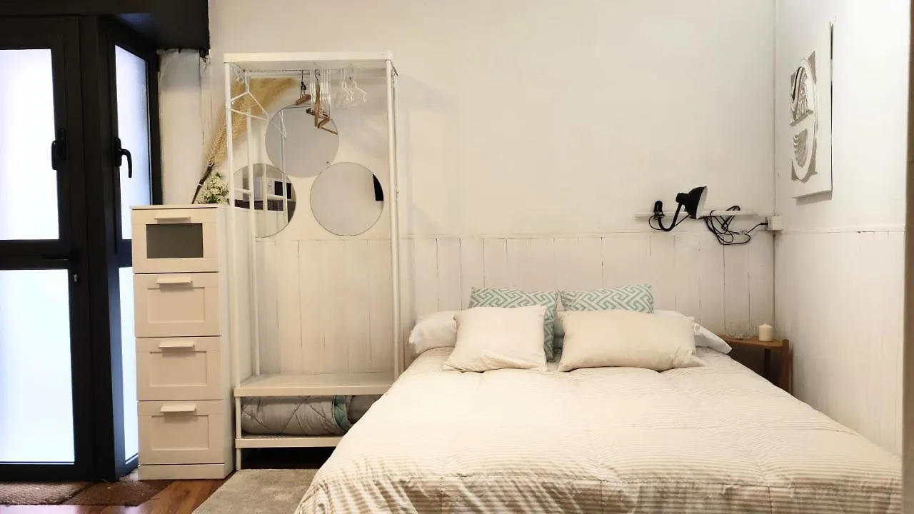 Apartmán Room With Bathroom, Refrigerator And Microwave Barcelona Španělsko
